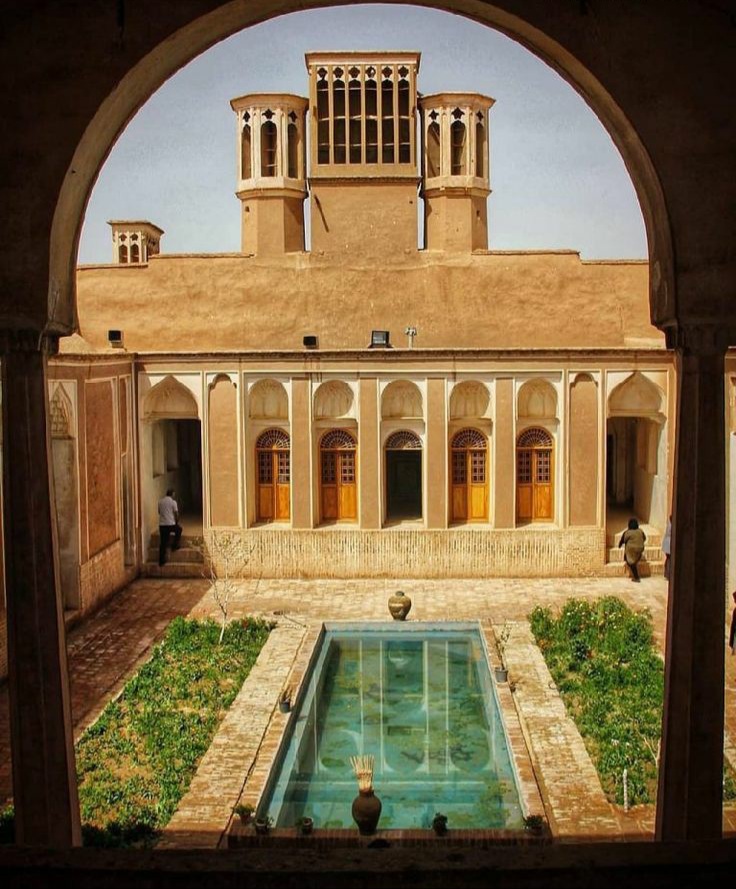  بررسی نوع معماری خانه های باستانی